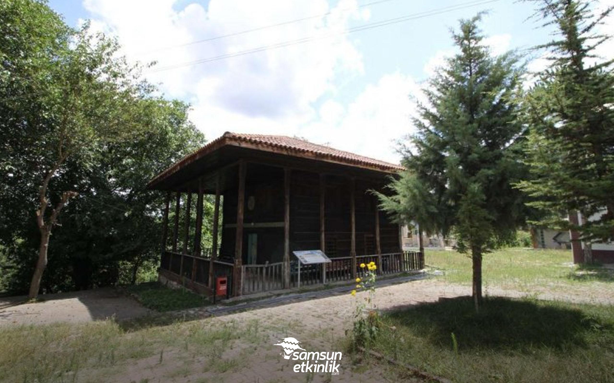 Bekdemir Köyü Ahşap Camii