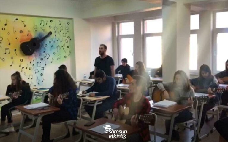 Hem Sanat Akademi Gitar Kursu