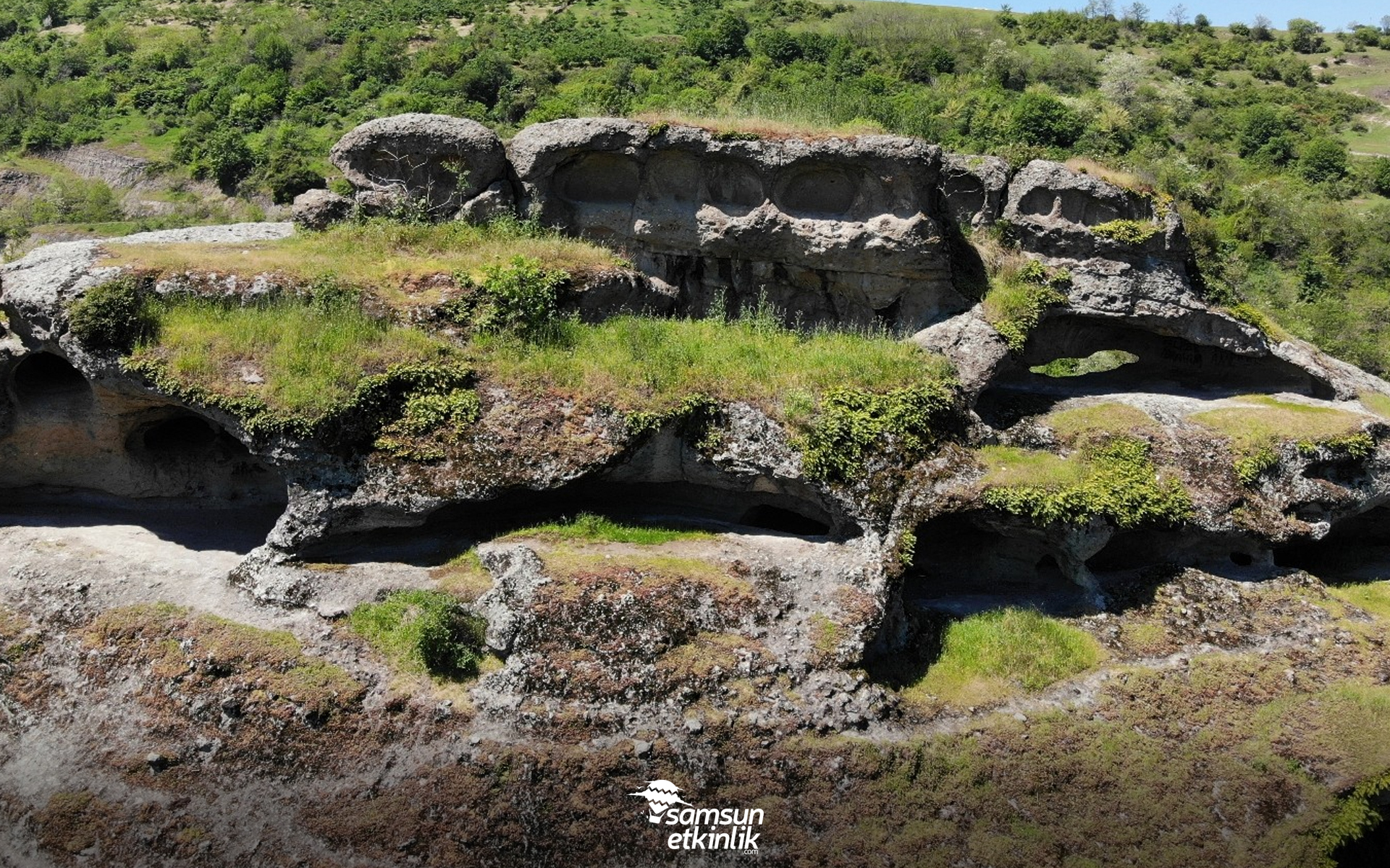 İlk Çağlardan gelen İzlerin Sesi: Tekkeköy Mağaraları