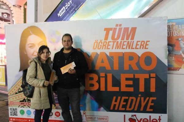 lovelet-outlet-tiyatro-bileti-hediye